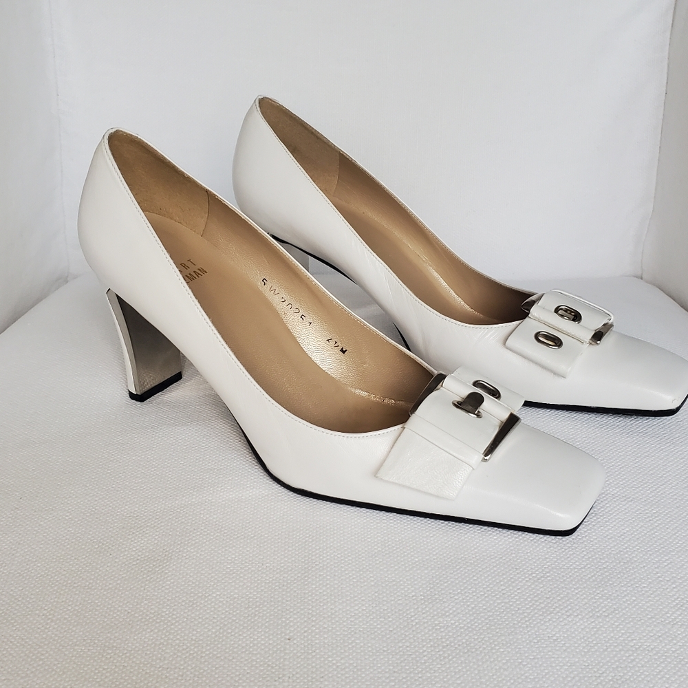 Stuart Weitzman oyster white leather square toe heels w/ buckle detail SZ 6 1/2